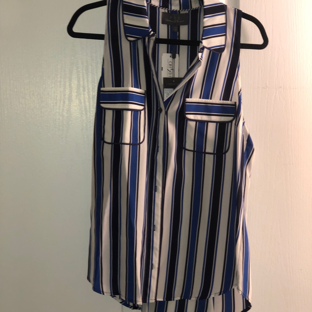 Sleeveless blouse